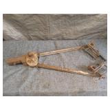 Used Rusty Weight Distribution Hitch