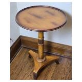 Elegant Vintage Round Accent Side Table