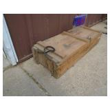 105 mm wood ammo case. Good condition. As shown.