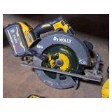 DeWalt® 7-1/4" 60V Brushless Circular Saw DCS578 with DeWalt 20V/60V 9Ah Flex Volt Lithium Ion Battery