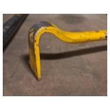 DeWalt® 42" Pry Bar (Yellow)