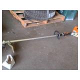 d FS90 R Gasoline-Powered Weed Trimmer