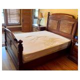 Ethan Allen Stunning Wood Panel Queen Size Bed Frame