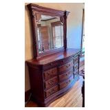 Ethan Allen Stunning Wood 9 Drawer Dresser & Mirror