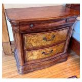 Pair of Ethan Allen Stunning End Tables