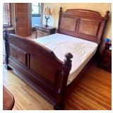 Ethan Allen Stunning Wood Panel Queen Size Bed Frame