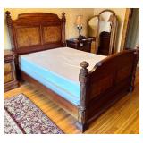 Ethan Allen Stunning Wood Panel Queen Size Bed Frame