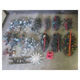 (EW5) Assortment of Vintage Christm...