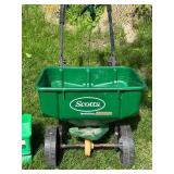 Scotts SpeedyGreen 3000 Broadcast Spreader and KGRO Hand Spreader Set