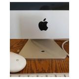 Apple iMac Desktop Computer with Keyboard and Mouse