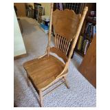 Vintage Oak Dining Table with 4 Matching Double Pressed Backed Chairs and Extension Leaf
