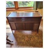 Vintage MCM Magnavox Stereophonic High Fidelity Console