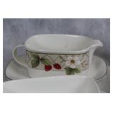 Mikasa Intaglio Strawberry Fair 7-Piece Dinnerware Set with Accessories