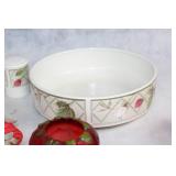 Mikasa Intaglio Strawberry Fair 7-Piece Dinnerware Set with Accessories