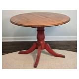 Stylish Farmhouse Chic Round Dining Table