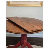 Stylish Farmhouse Chic Round Dining Table