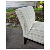 Stylish Contemporary Striped Upholstery Bedroom Bench