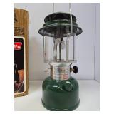 Nice Condition Vintage COLEMAN Lantern w/Original Box