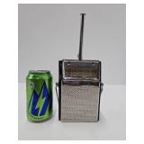 Vintage REALTONE Model TR-970 Transistor Radio