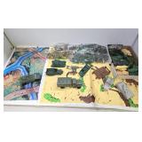 LARGE Lot of Vintage Green Plastic Army Men