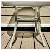 Round Outdoor Patio Table with Tempered Glass Top