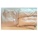 ED Ellen DeGeneres Queen Bedding Set with Floral Design