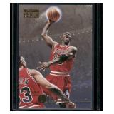 Michael Jordan    1996 SkyBox Premium #16 Chicago Bulls Basketball Card