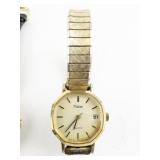 Gloria Vanderbilt & Pulsar Gold Tone Base Metal Quartz Analog  Watches. Does not run
