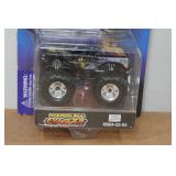 Muscle Machines "The Mummy" 1:64 Scale Monster Truck