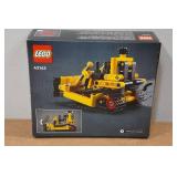 Lego Technic Heavy-Duty Bulldozer 195 Piece Building Set
