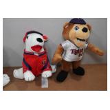 *4* Minnesota Twins Plush Memorabilia - Bullseye & Mascot