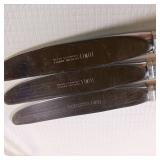 9 PIECE SET OF STERLING SILVER FLATWARE :: 3 SPOONS :: 3 FORKS  :: 3 KNIVES TOTAL WEIGHT OF 321.4 GRAMS (KNIVES HAVE STAINLESS STEEL BLADES)