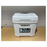 Igloo Latitude 30qt Roller Marine Cooler