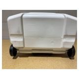 Igloo Latitude 30qt Roller Marine Cooler