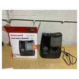 Honeywell HWM845 Warm Mist Humidifier