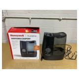 Honeywell HWM845 Warm Mist Humidifier