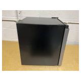 Hisense 1.6 Cu Ft Single Door Mini Fridge
