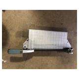 12 in. Luxury Vinyl Tile (LVT) Cutter   Customer Returns See Pictures