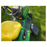 John Deere LX255 Lawn Tractor