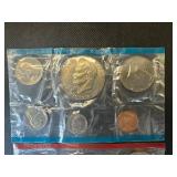 1974 and 1976 Bicentennial US Mint Sets in Original Mint Packages:  25 Total Uncirculated Coins