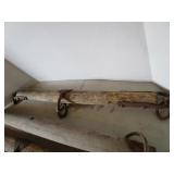 Hudson wooden pulley, four eveners...