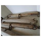 Hudson wooden pulley, four eveners...