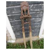 Antique dehorner with 1892 pat. Dat...