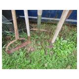 Hand tools with forks, leaf rakes, ...