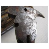 Tools: fencing pliars, side cutter,...