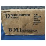 12 NIB BODY GRIPPER TRAPS