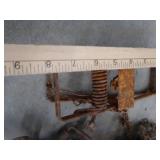 TANGLED TOTE OF TRAPS