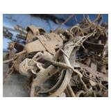 TANGLED TOTE OF TRAPS