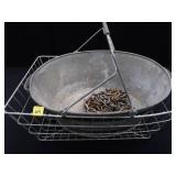 BUCKET AND BASKET BONUS CHAIN