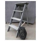 STURDY OVERSIZED STEP STOOL / EXTENSION CORD